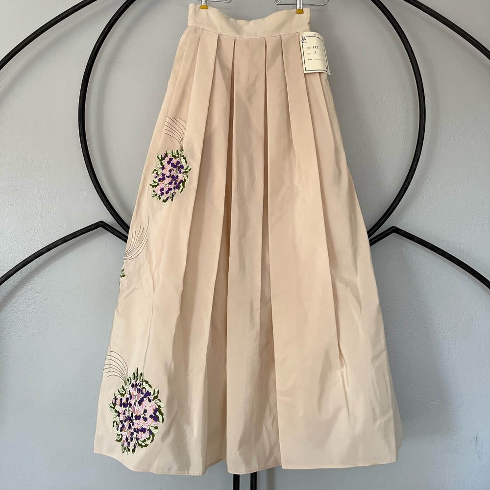 Vintage NWT Victor Costa Cream Maxi Skirt with Purple Hydrangea Embroidery